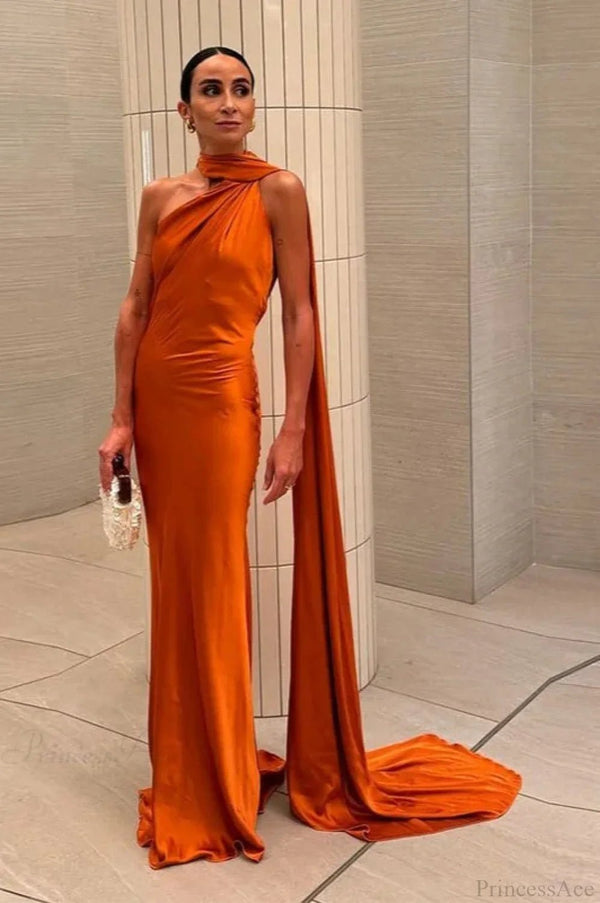 Robe Mila satinée à encolure licou