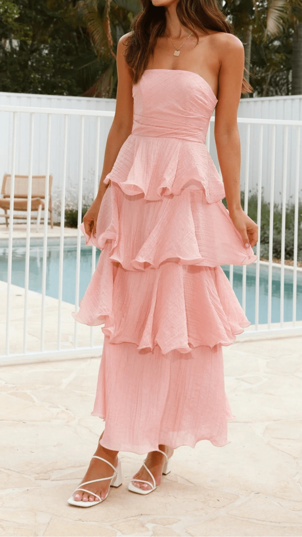 Robe Miranda sans bretelles à volants superposés