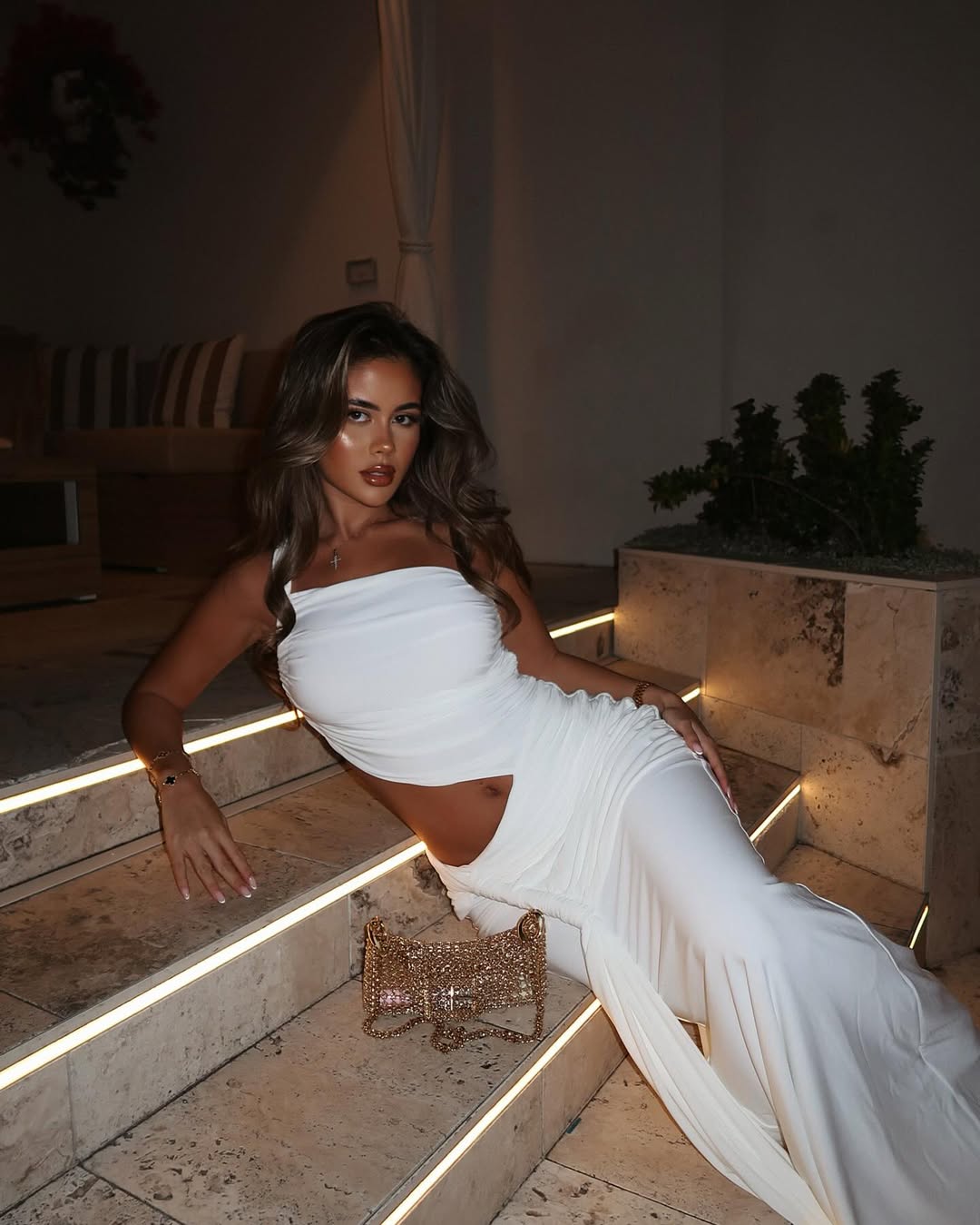 Robe longue asymétrique à découpe Mirelle