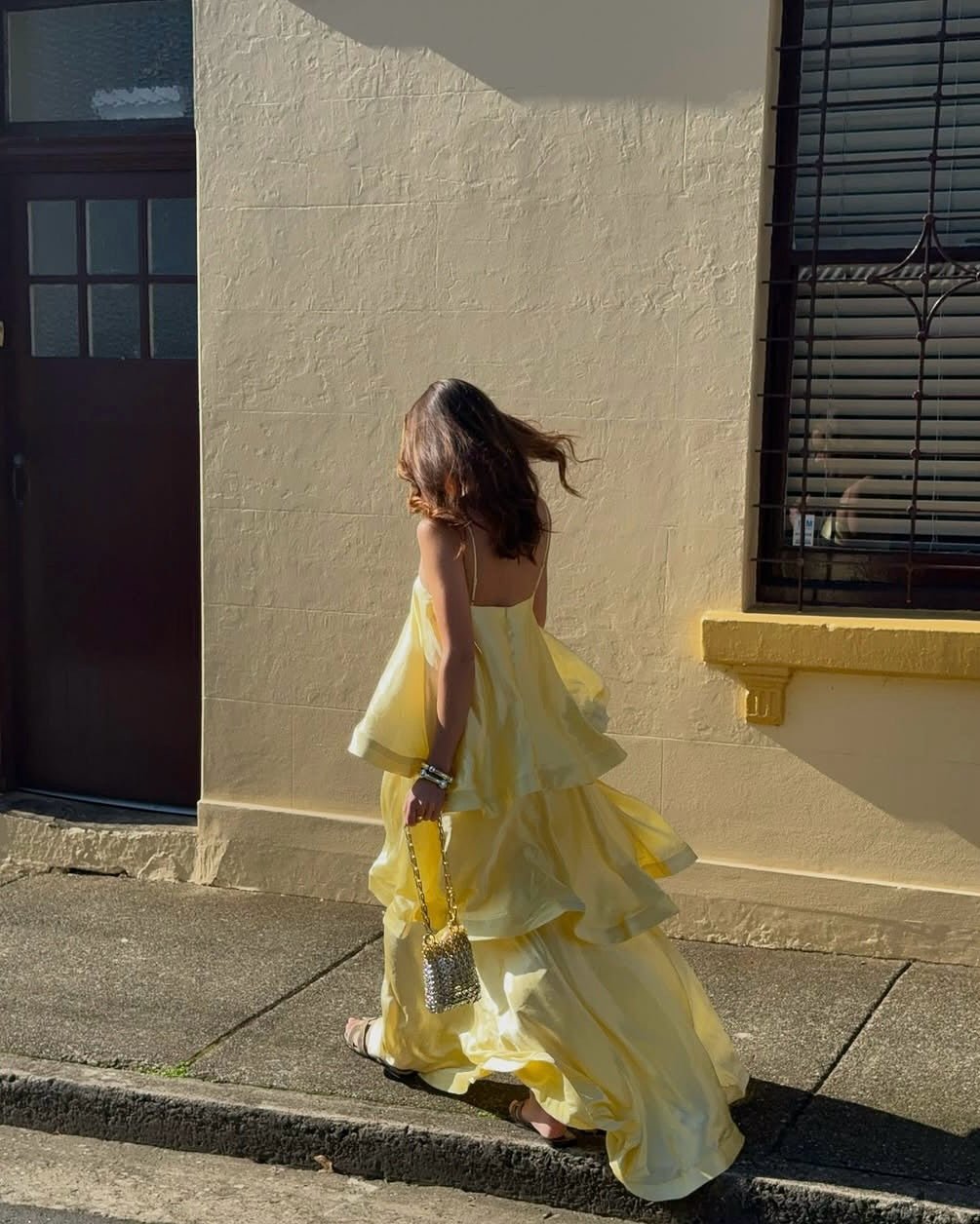 Robe longue satinée à volants étagés Nadia