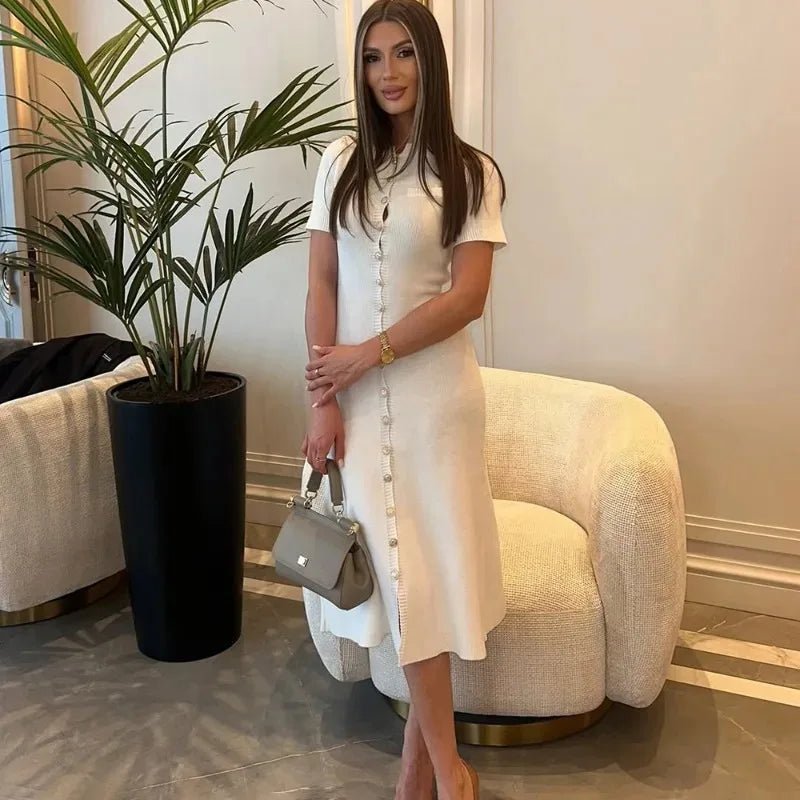 Robe en maille côtelée Nerea à boutonnage devant