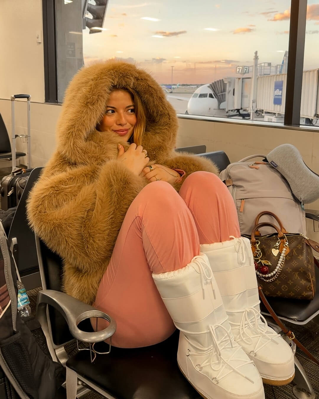 Manteau à capuche en fausse fourrure Nicki