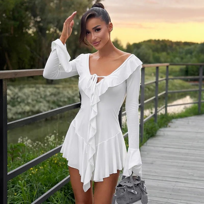 Mini-robe à volants et col en V Nicole