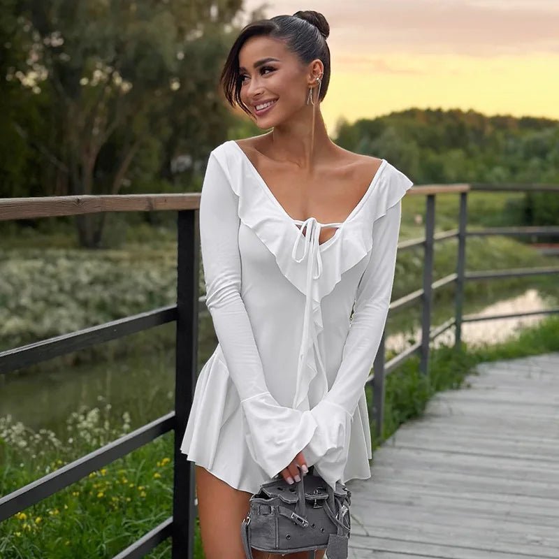 Mini-robe à volants et col en V Nicole