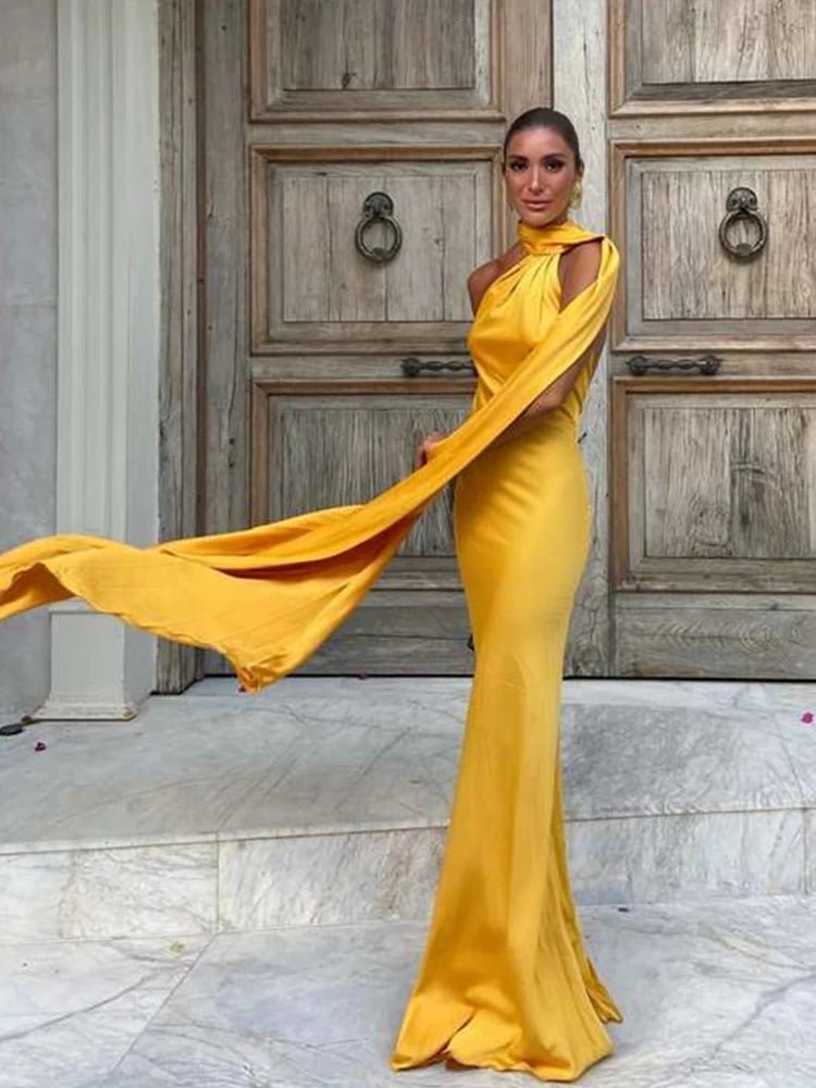 Robe en satin dos nu à col licou Noor