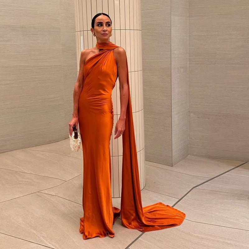 Robe en satin dos nu à col licou Noor