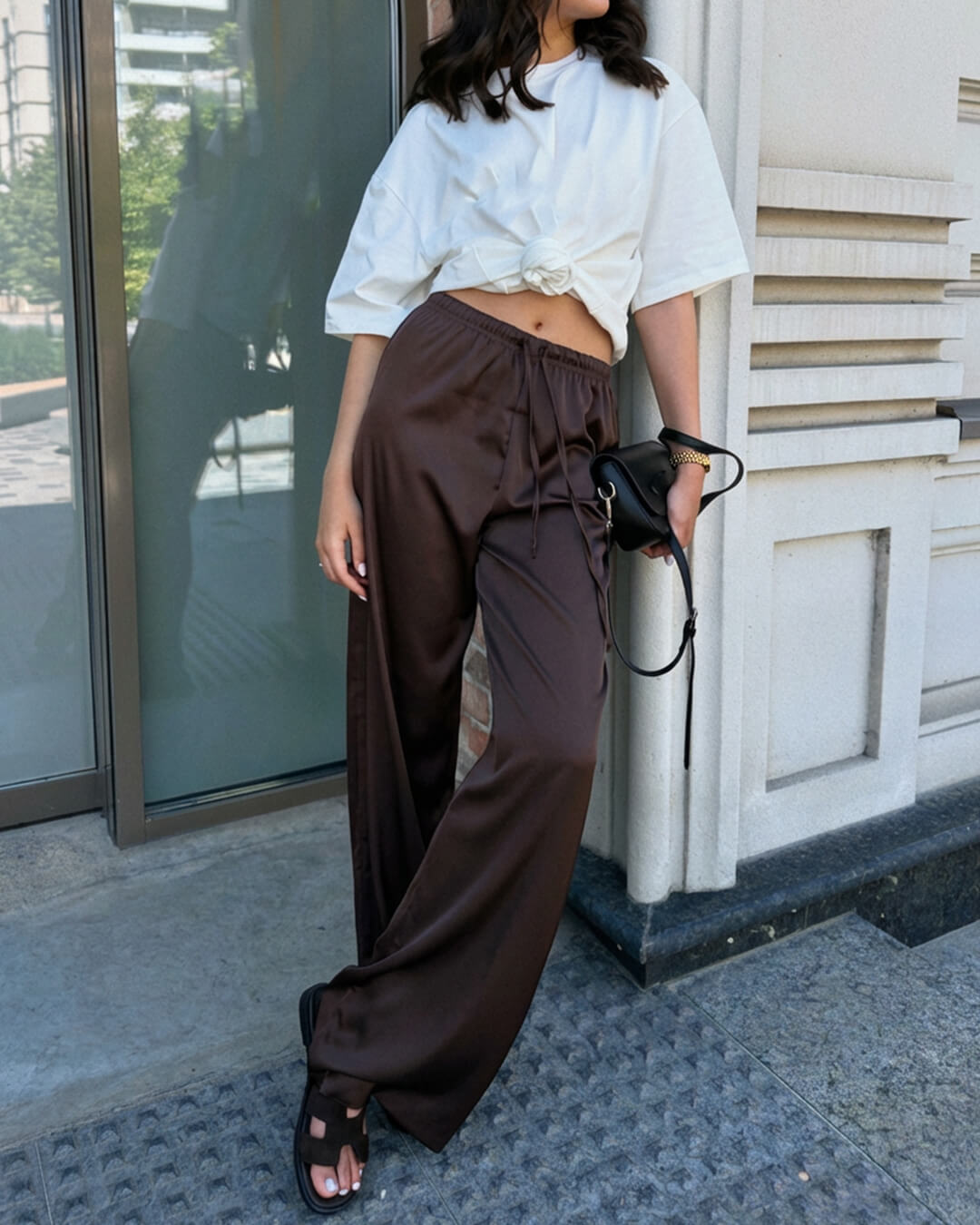 Pantalon Norma taille haute en satin à jambes larges