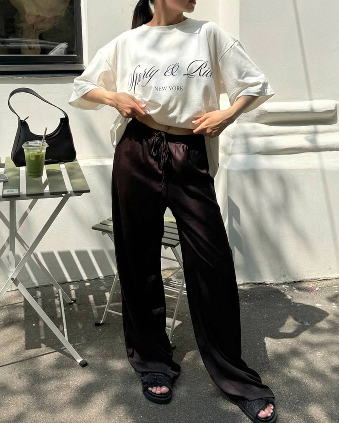 Pantalon Norma taille haute en satin à jambes larges
