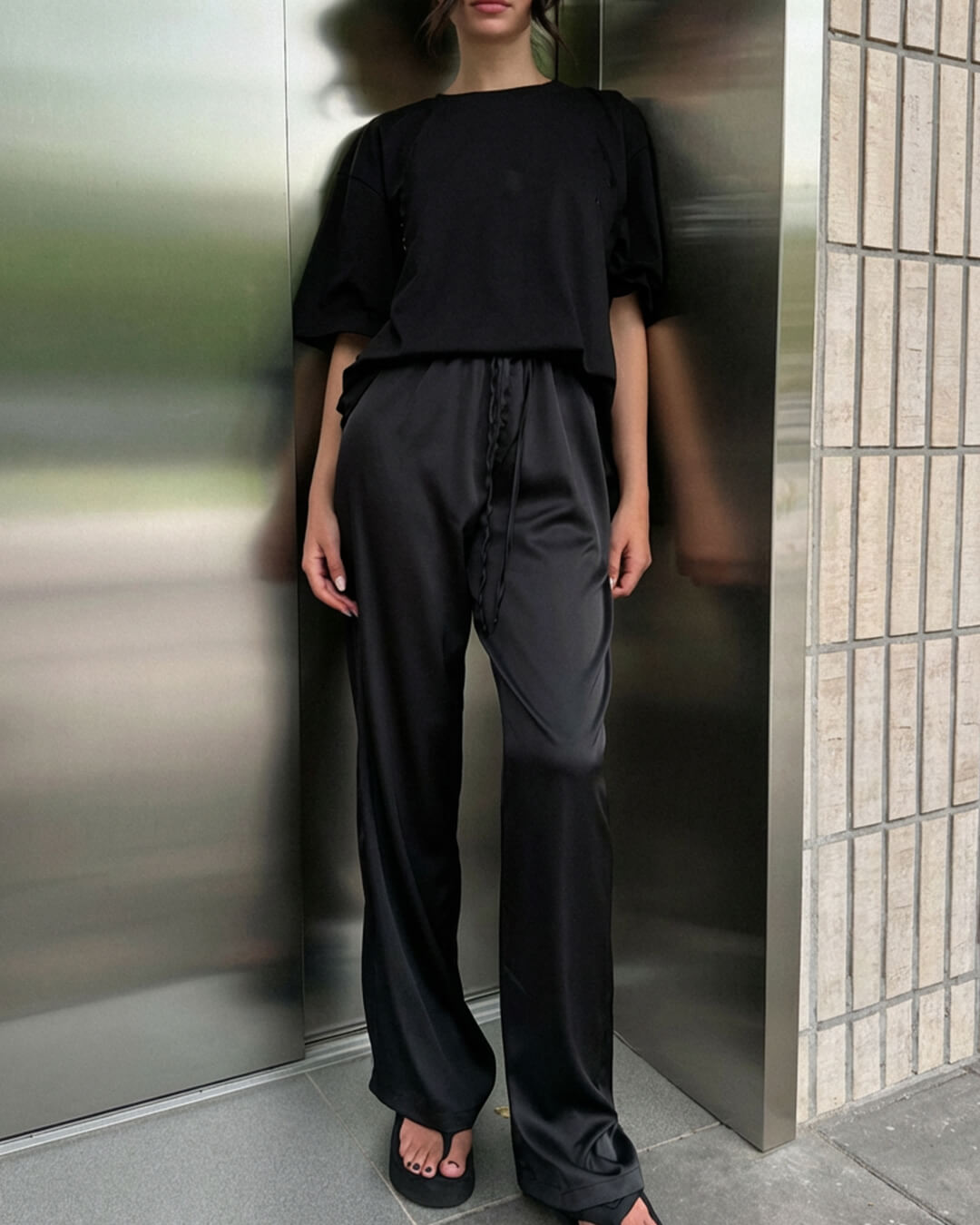 Pantalon Norma taille haute en satin à jambes larges