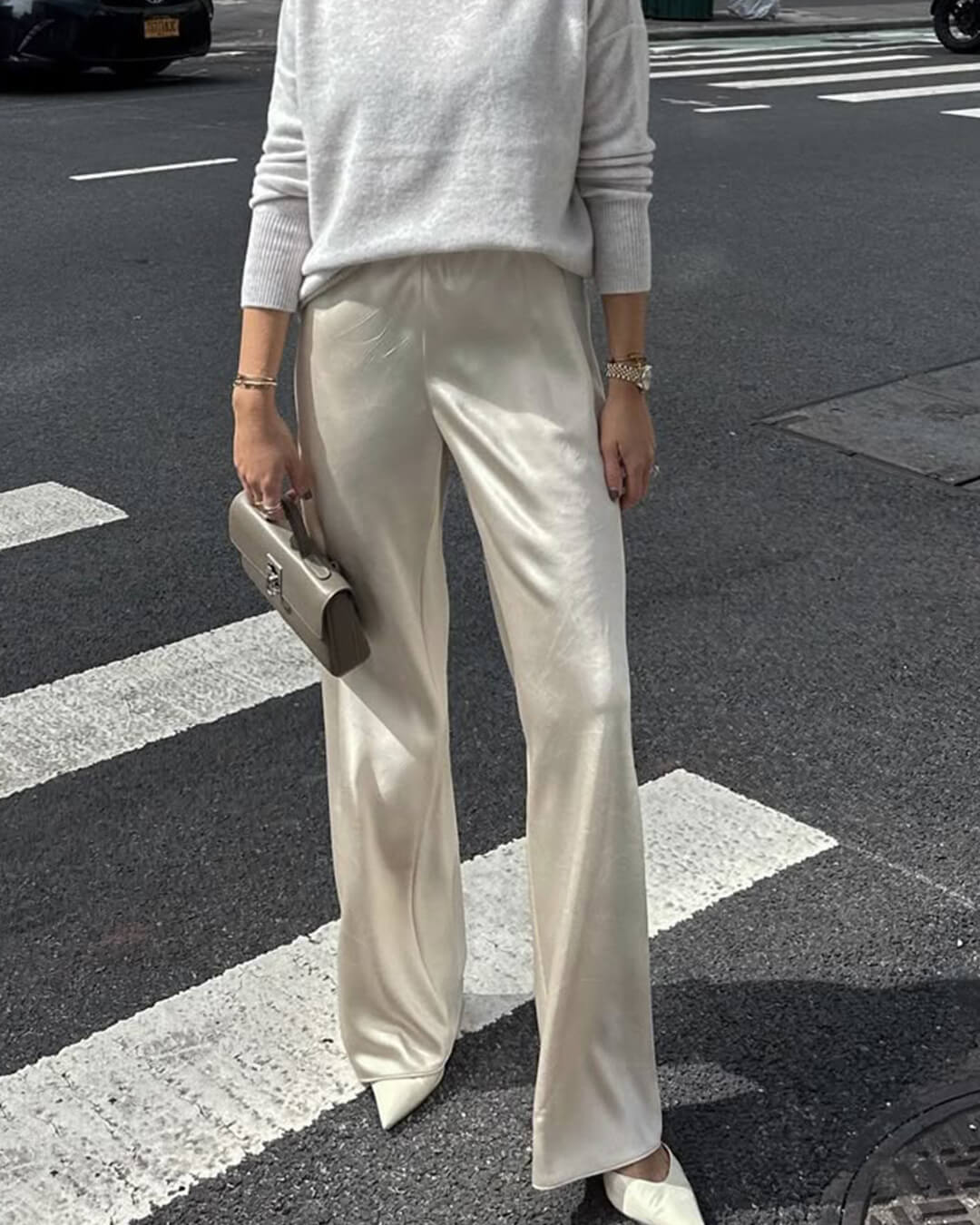 Pantalon Norma taille haute en satin à jambes larges