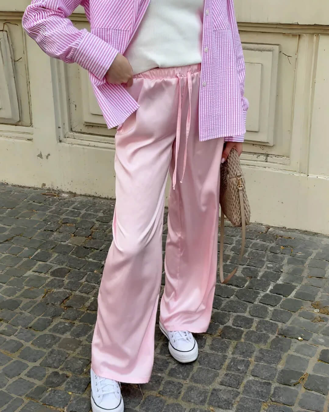 Pantalon Norma taille haute en satin à jambes larges