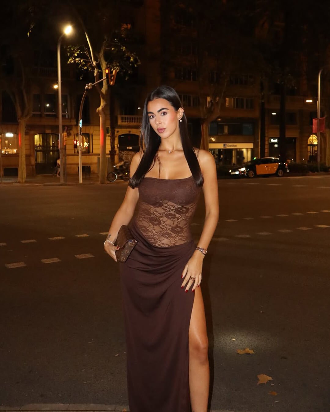 Robe longue asymétrique en dentelle Olga