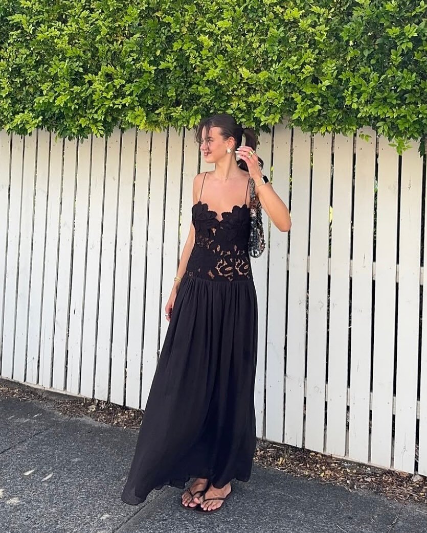 Robe dos nu Orla en dentelle et résille