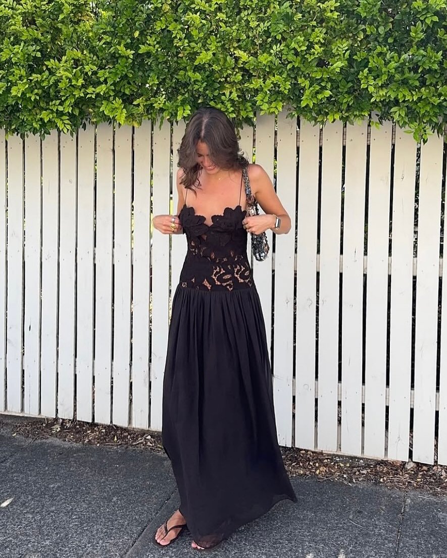 Robe dos nu Orla en dentelle et résille