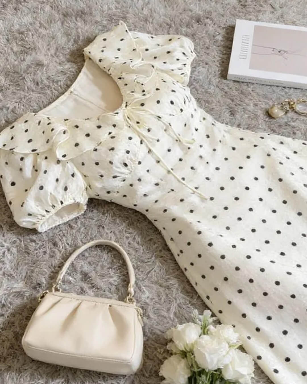 Robe longue Rachel à pois et col en V