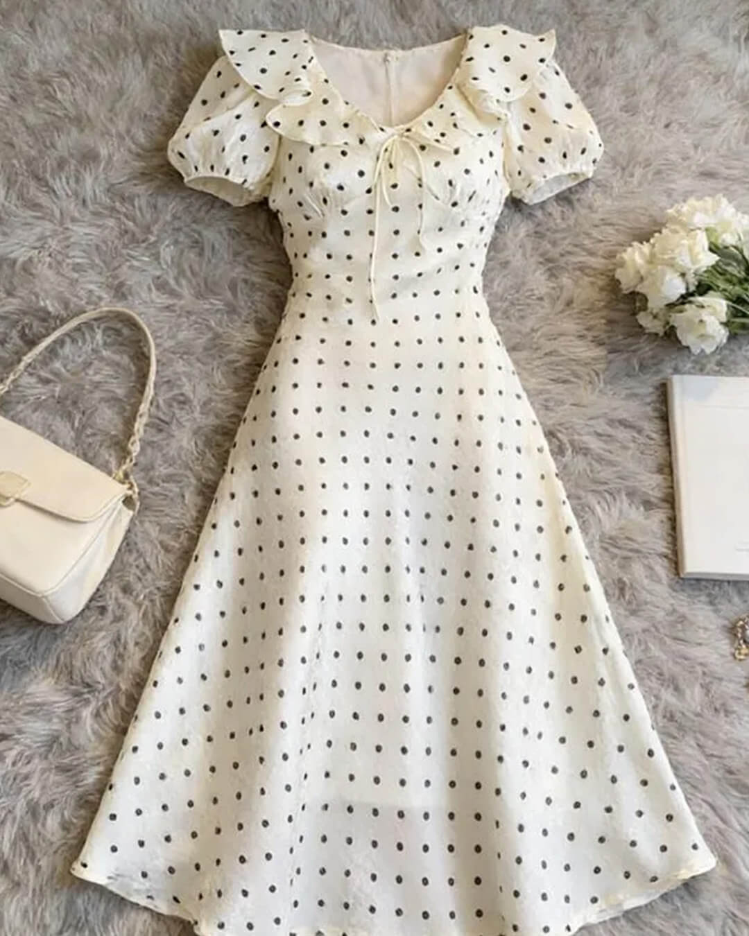 Robe longue Rachel à pois et col en V