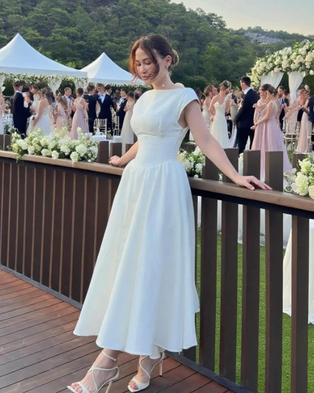 Robe midi sans manches à découpes Rosalind