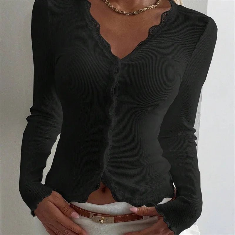 Blouse côtelée à bordure en dentelle et col en V Roxana
