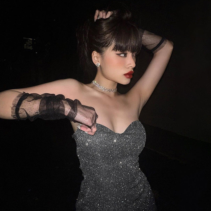 Robe courte pailletée et froncée Nika