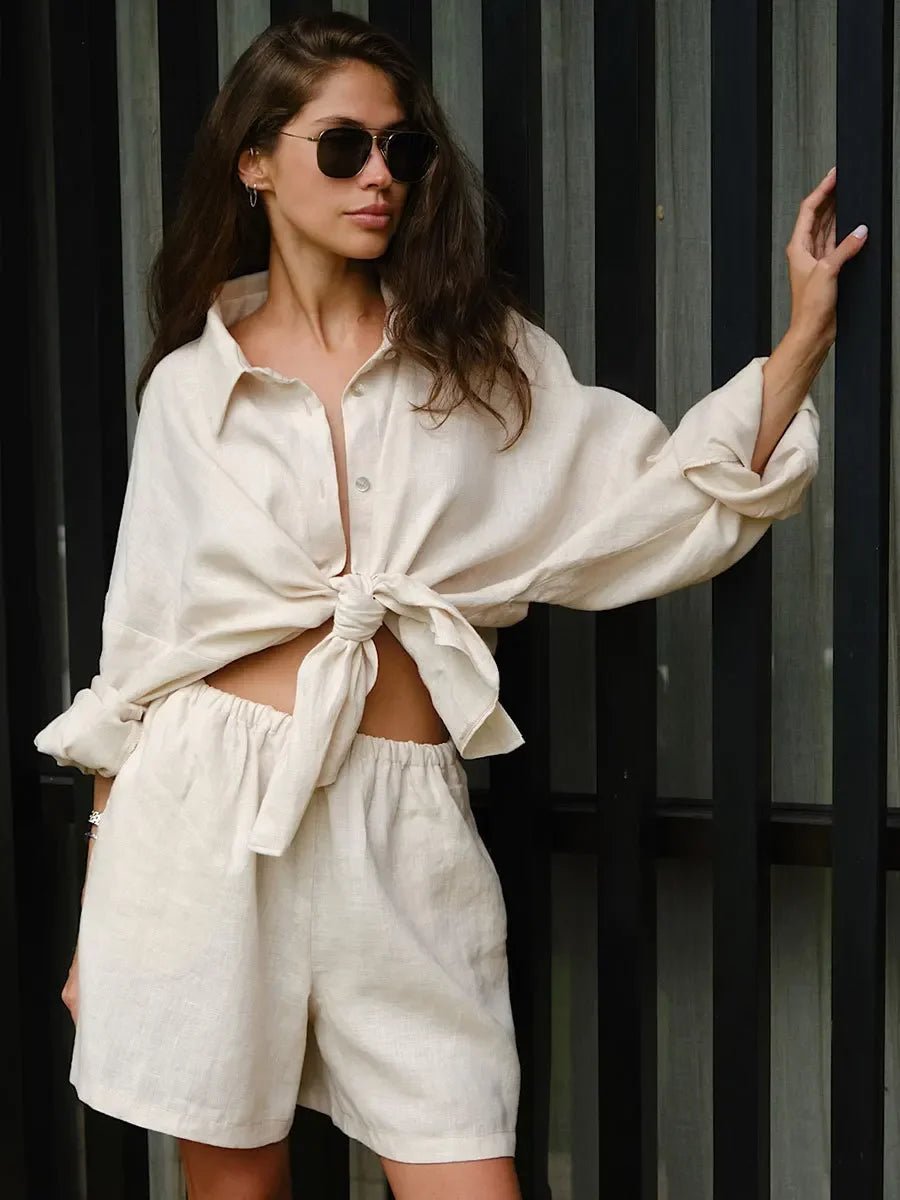 Ensemble Sally avec short, col à revers et manches bouffantes
