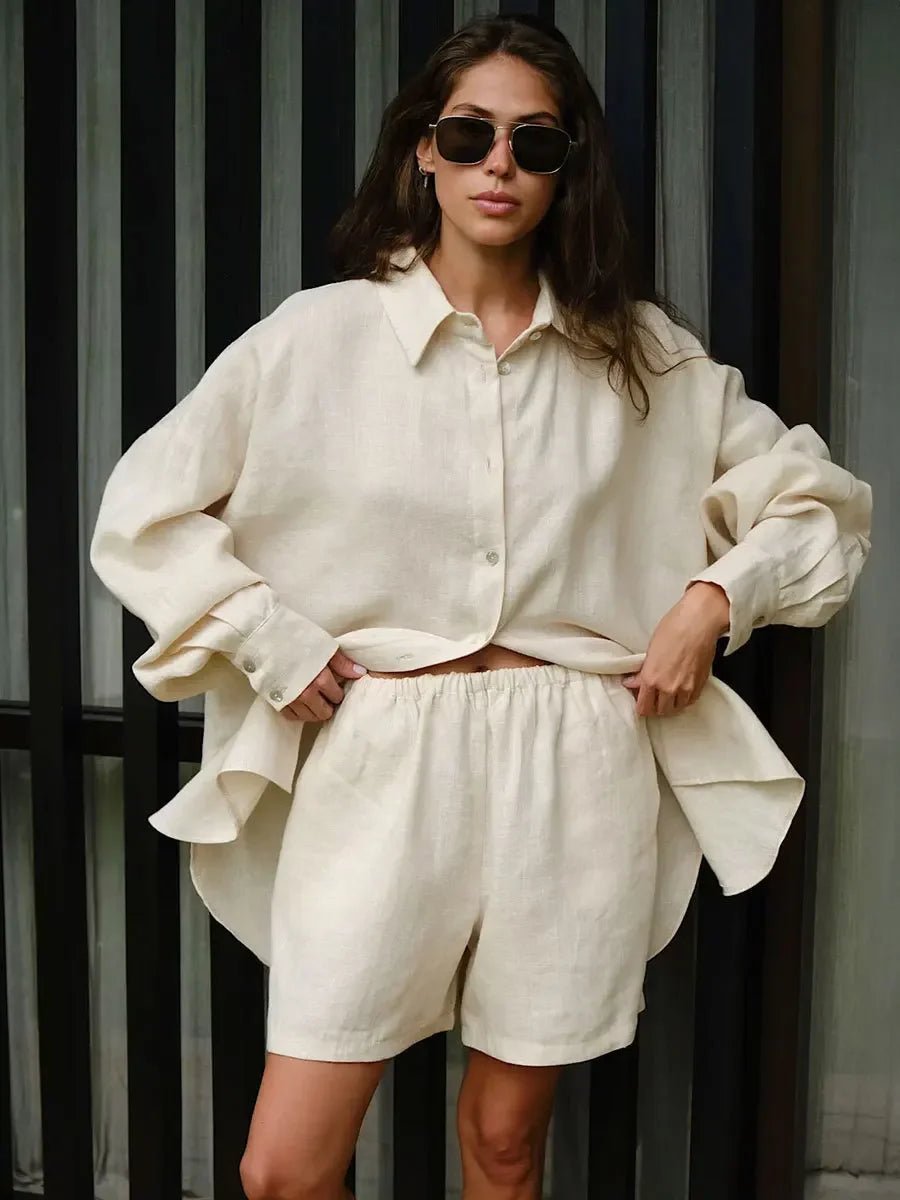 Ensemble Sally avec short, col à revers et manches bouffantes