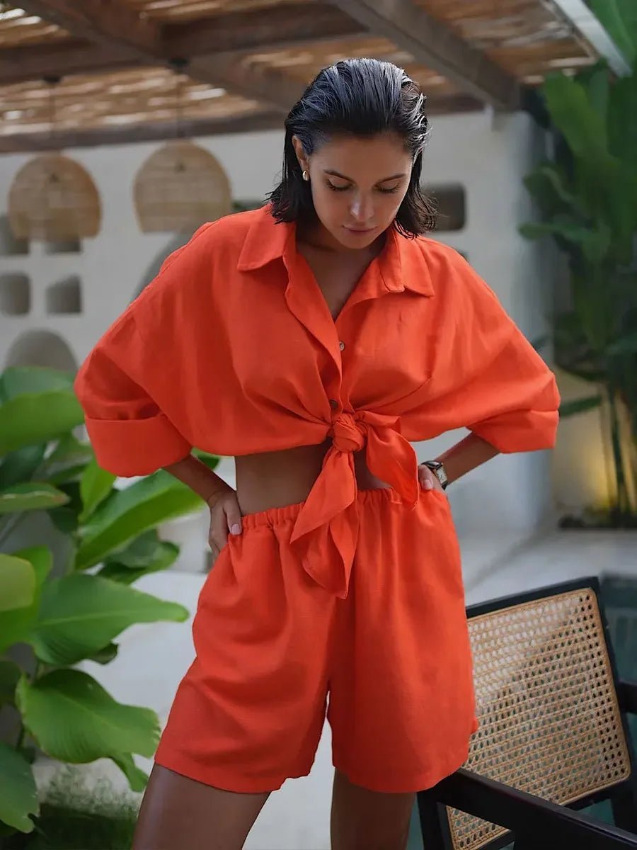 Ensemble Sally avec short, col à revers et manches bouffantes