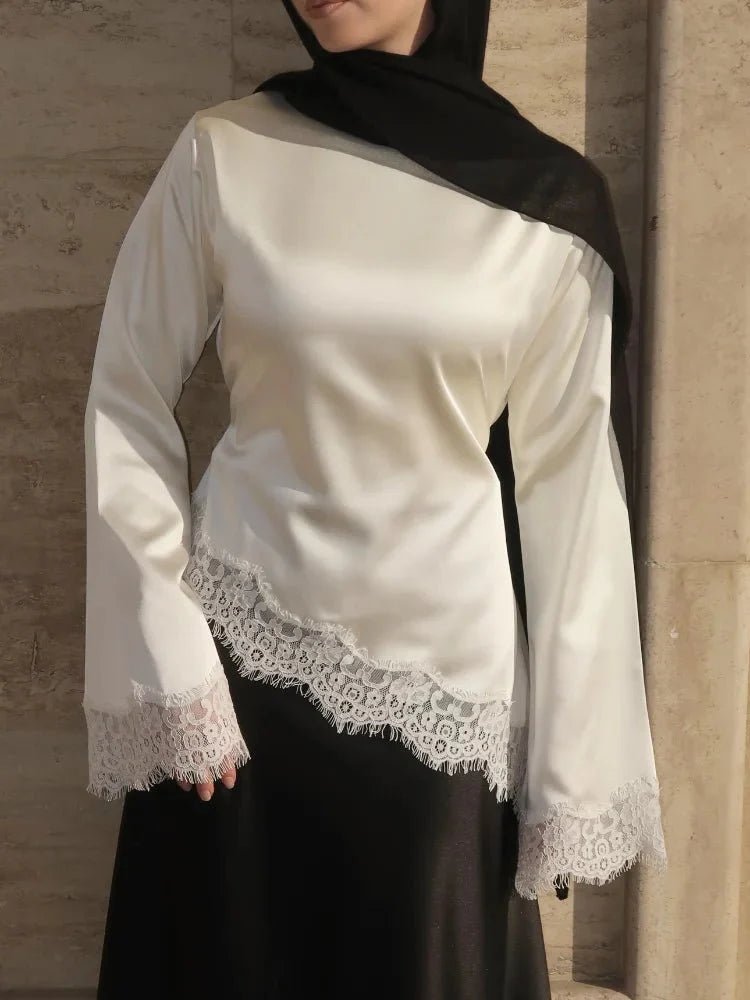 Haut Serena à manches longues en satin et dentelle