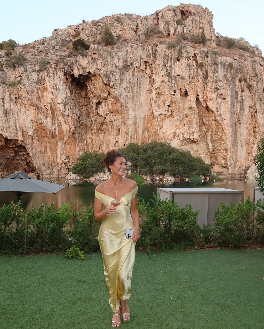 Robe longue Serene en satin dos nu