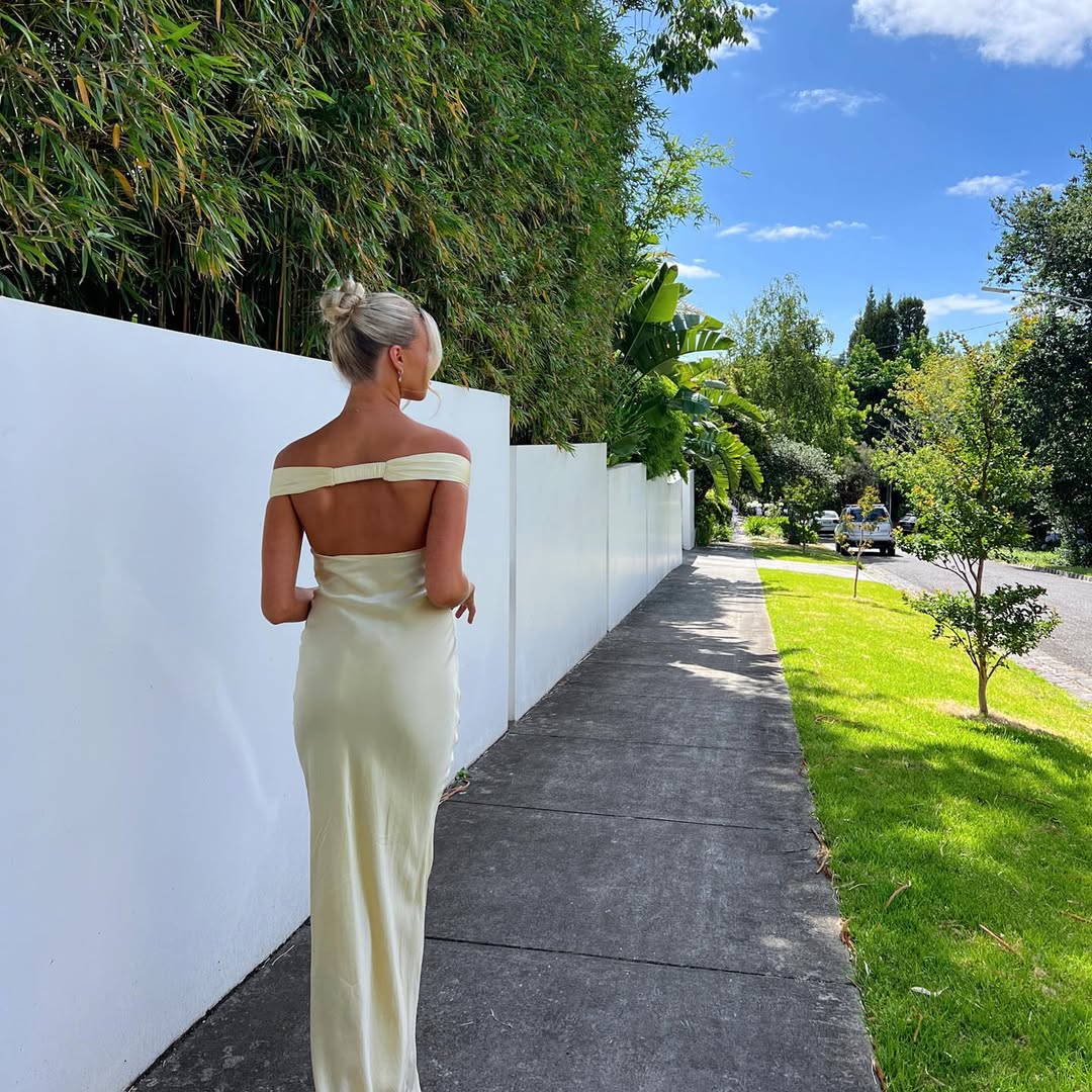 Robe longue Serene en satin dos nu