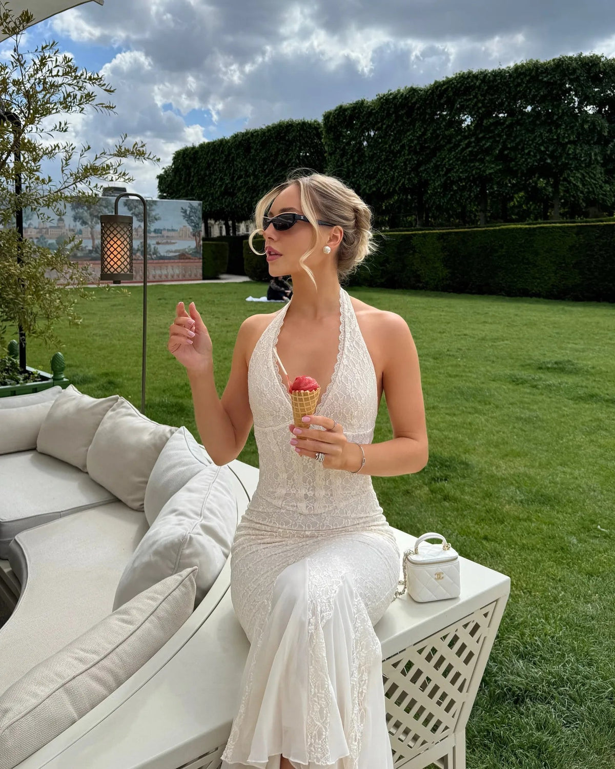 Robe longue en dentelle Sienna à col licou