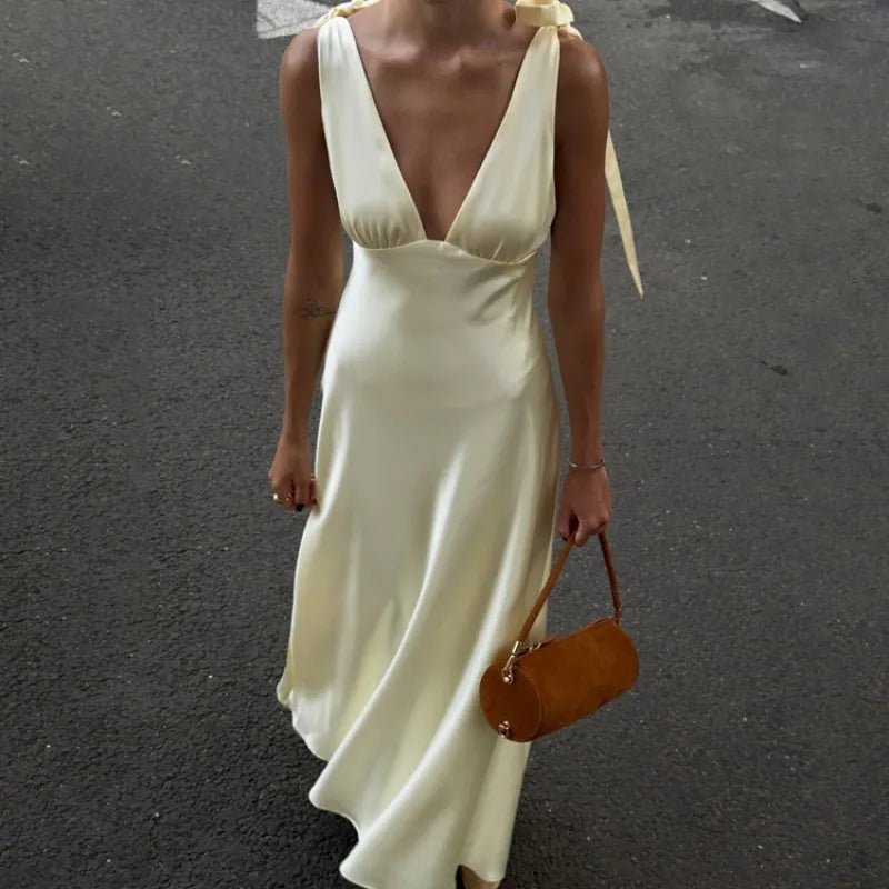 Robe longue Sienna en satin à bretelles nouées