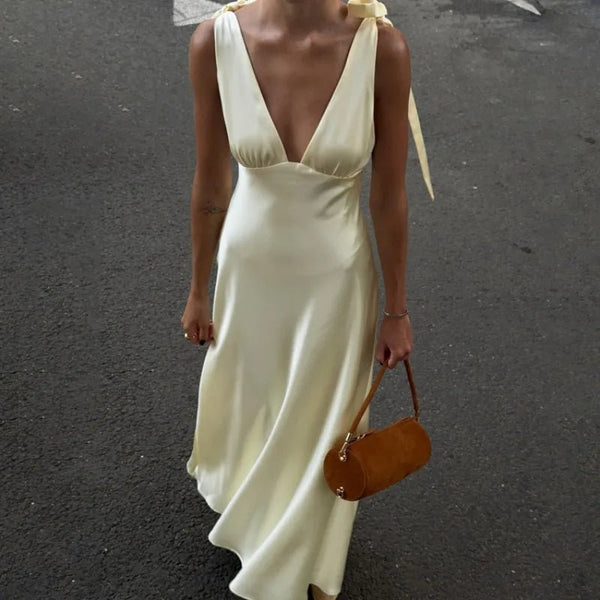 Robe longue Sienna en satin à bretelles nouées