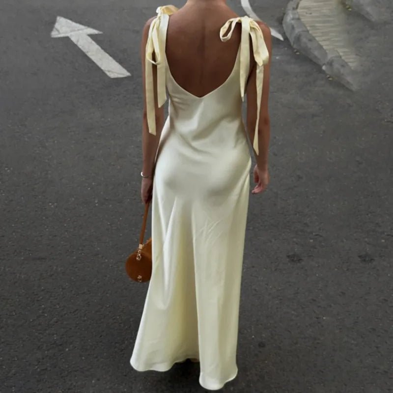 Robe longue Sienna en satin à bretelles nouées