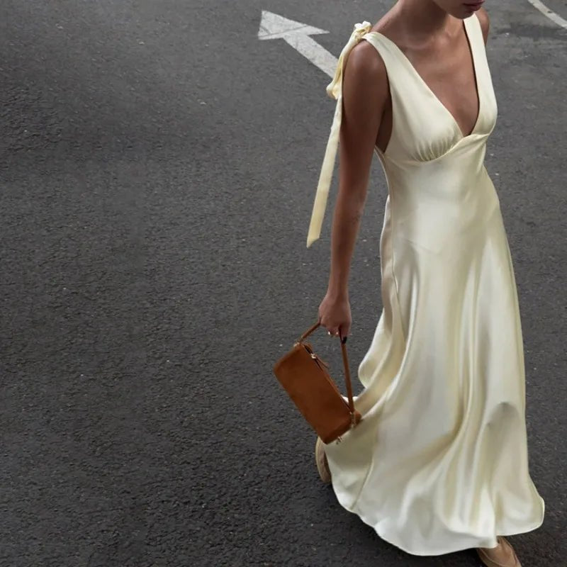 Robe longue Sienna en satin à bretelles nouées