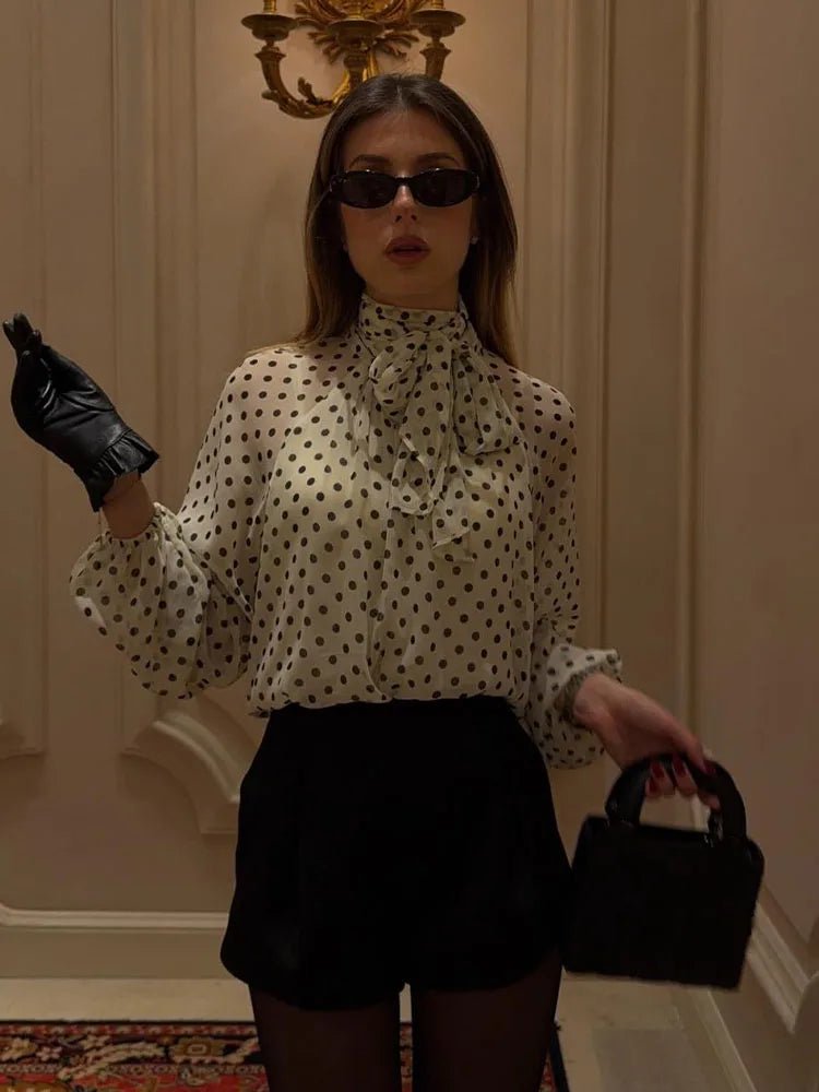 Blouse Sofia à col montant et pois
