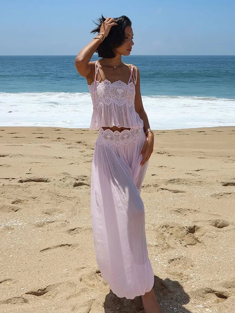 Ensemble Sophia avec crop top à volants en dentelle florale et pantalon