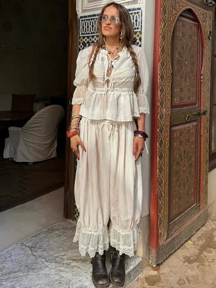 Costume Sophia en dentelle à manches lanternes