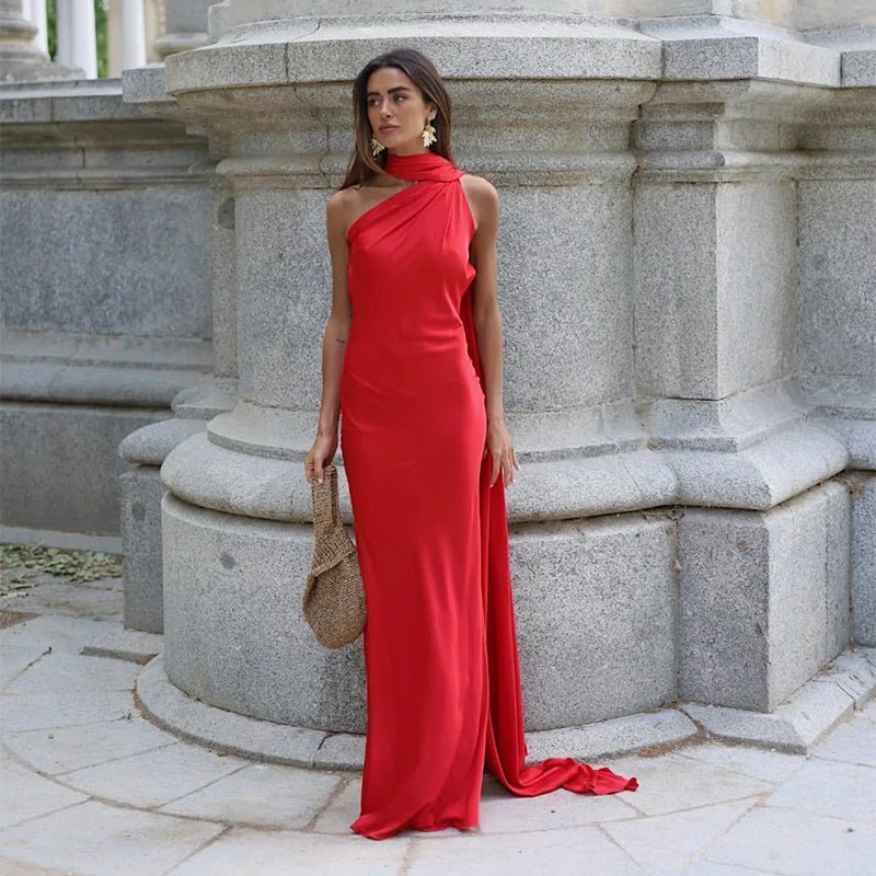Robe cape Suri en satin à col licou