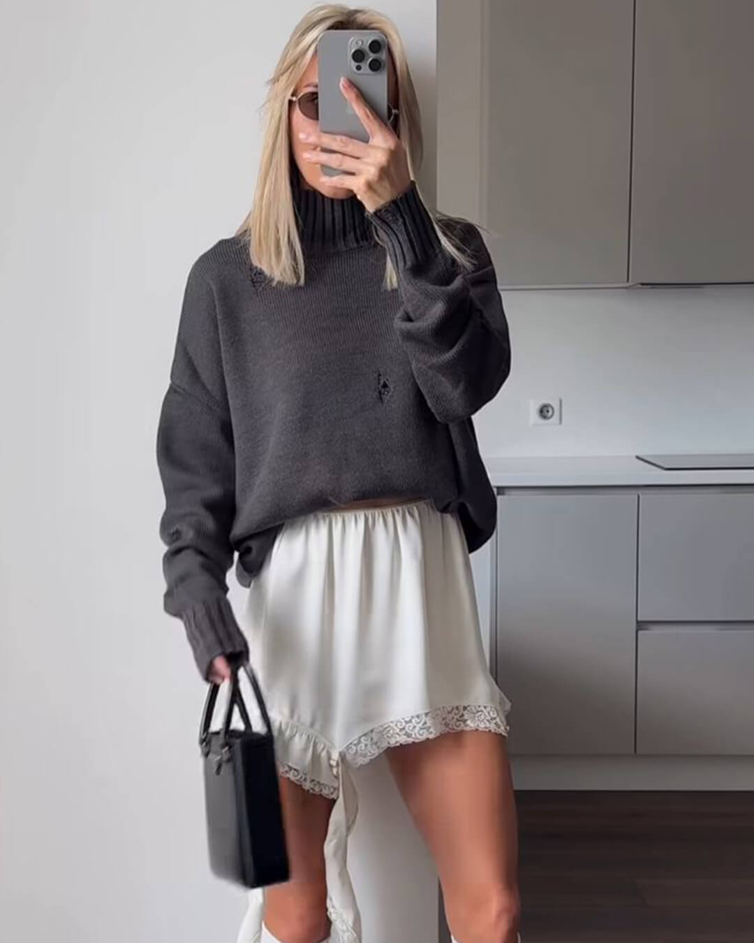 Jupe midi asymétrique en satin Susan