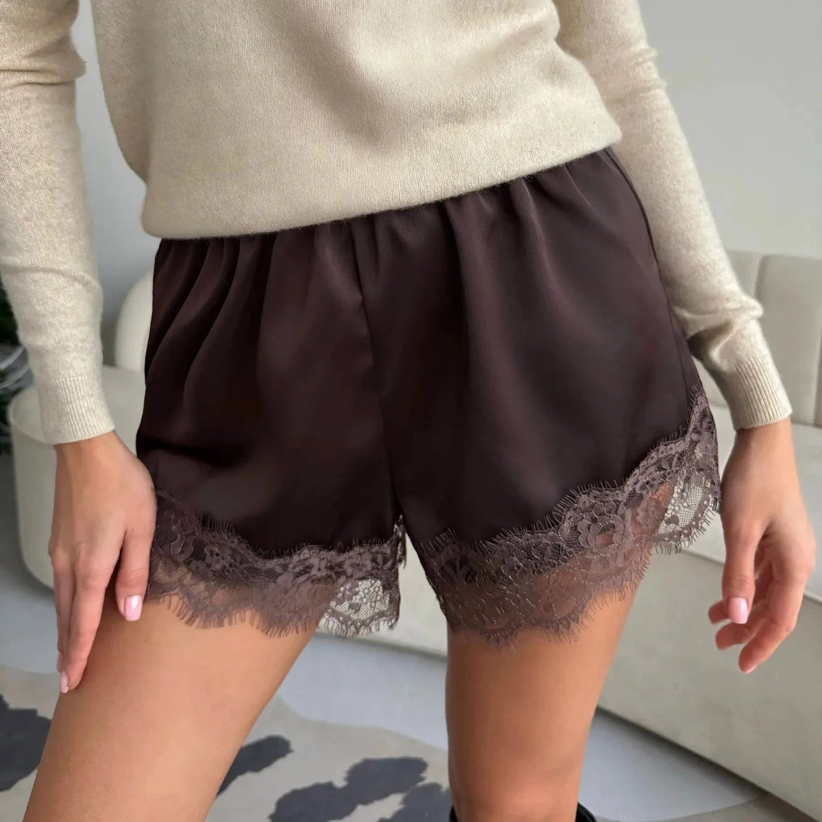 Short satiné en dentelle Suzette