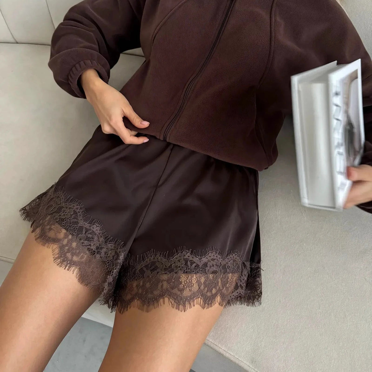 Short satiné en dentelle Suzette