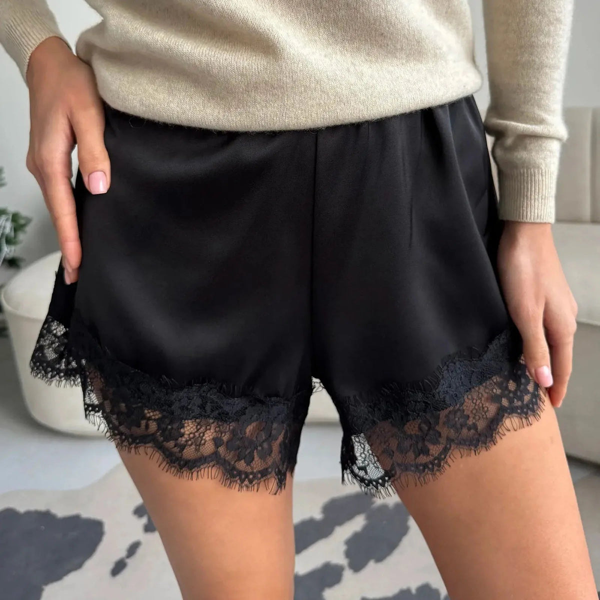 Short satiné en dentelle Suzette