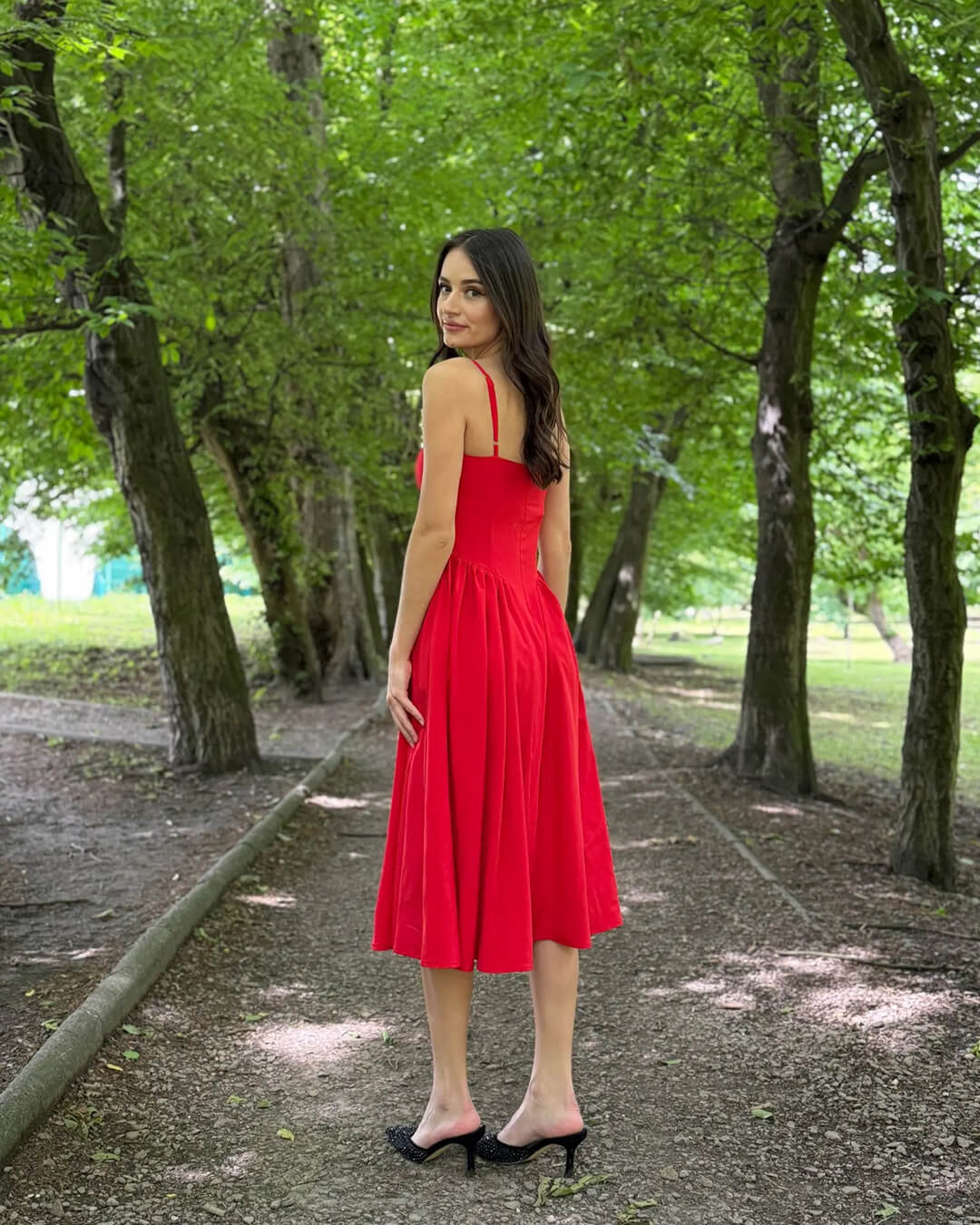 Robe midi Sylvia sans manches à bretelles