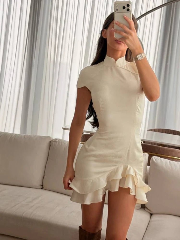 Robe Talia en satin à col en dentelle