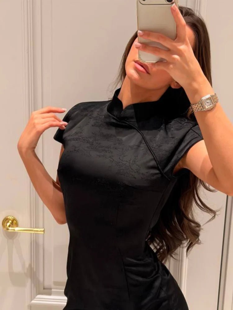 Robe Talia en satin à col en dentelle