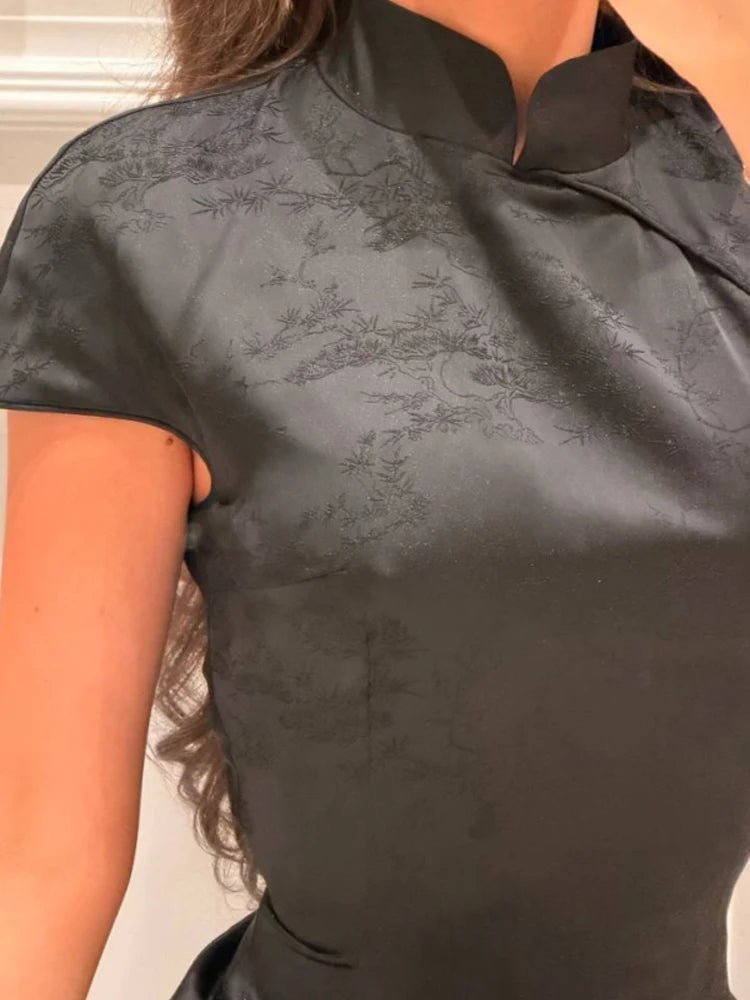 Robe Talia en satin à col en dentelle