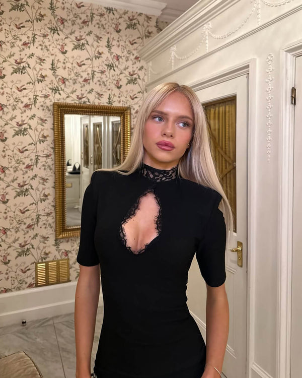 Robe courte en dentelle à col montant Taylor