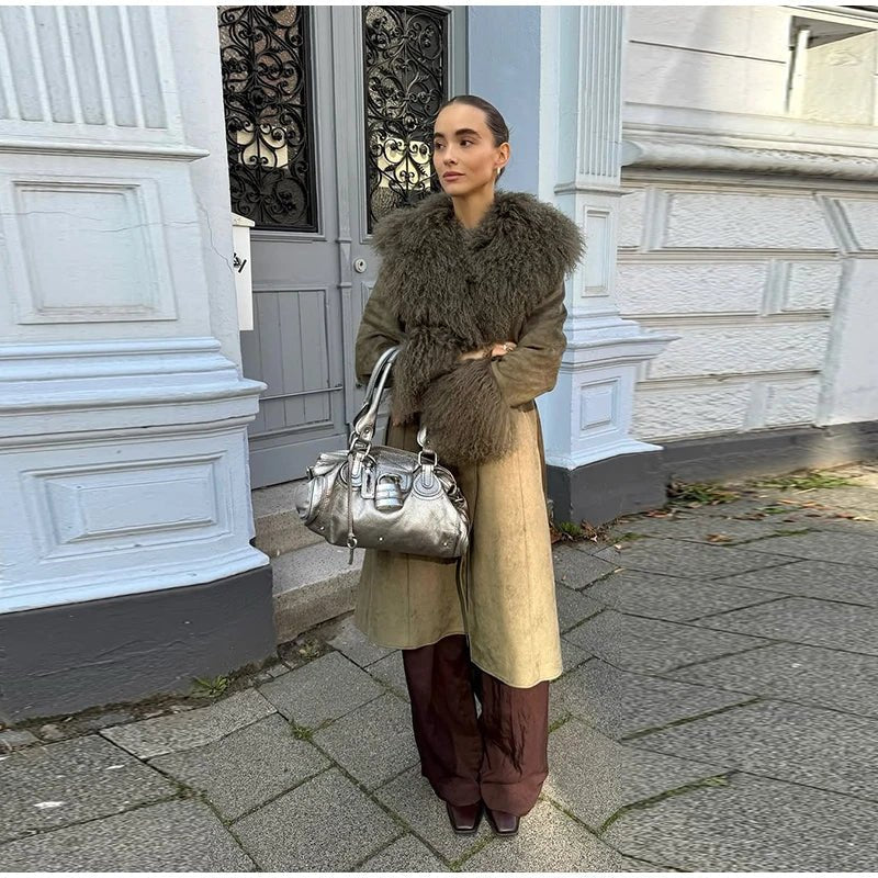 Manteau Teresa à empiècements et col en fausse fourrure