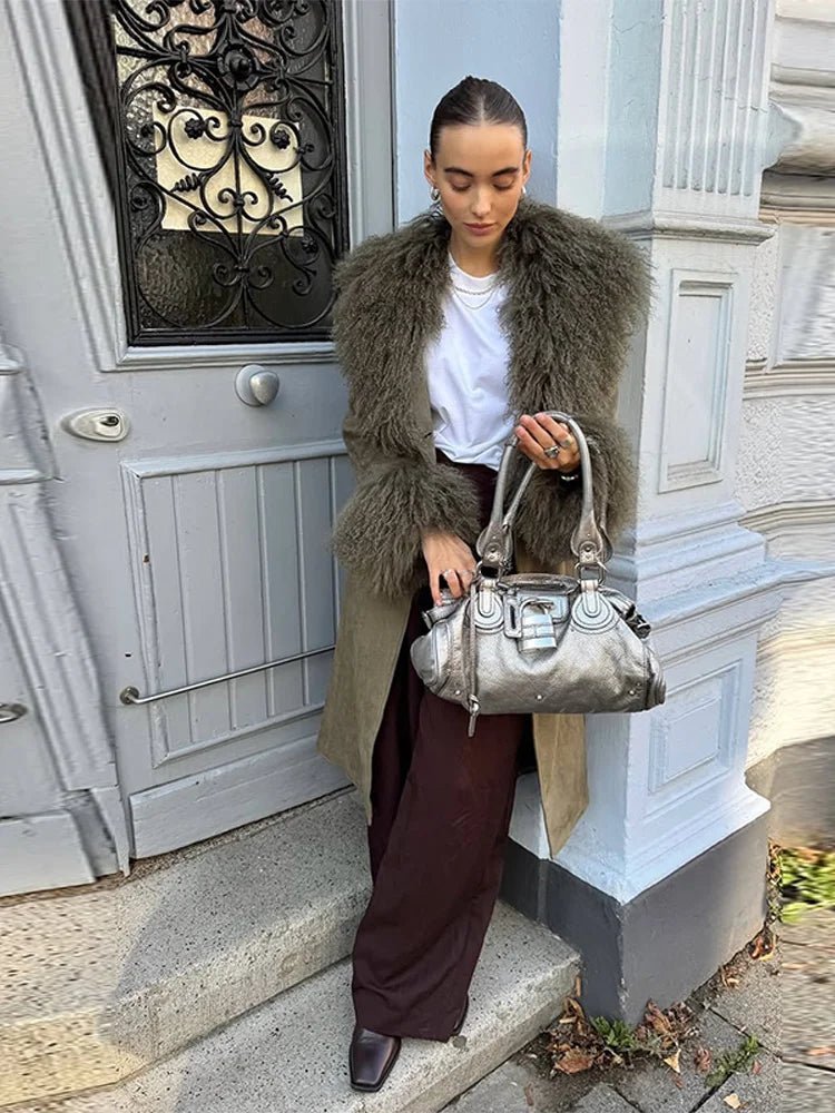 Manteau Teresa à empiècements et col en fausse fourrure