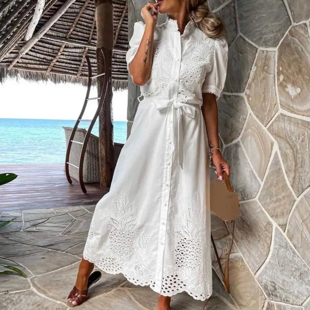 Robe longue Theresa brodée et lacée